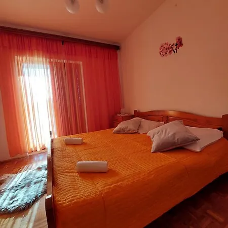 Apartman Aurora *